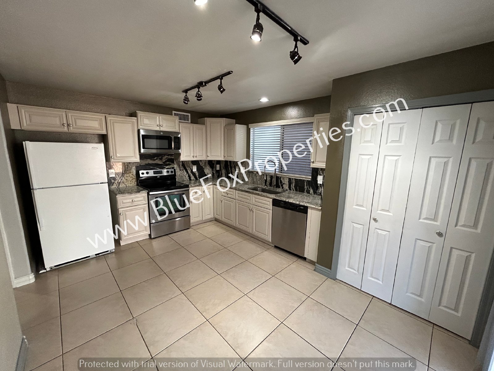 8195 S Via Elemental property image