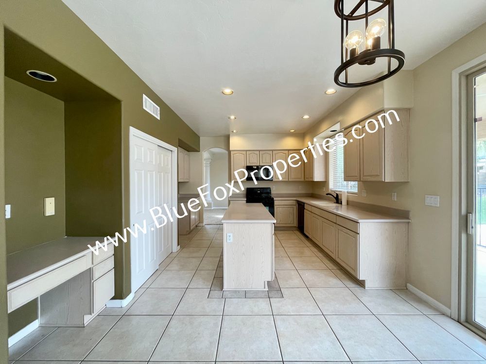 5 Bedrooms, 3 Baths Home, Rancho Visto property image